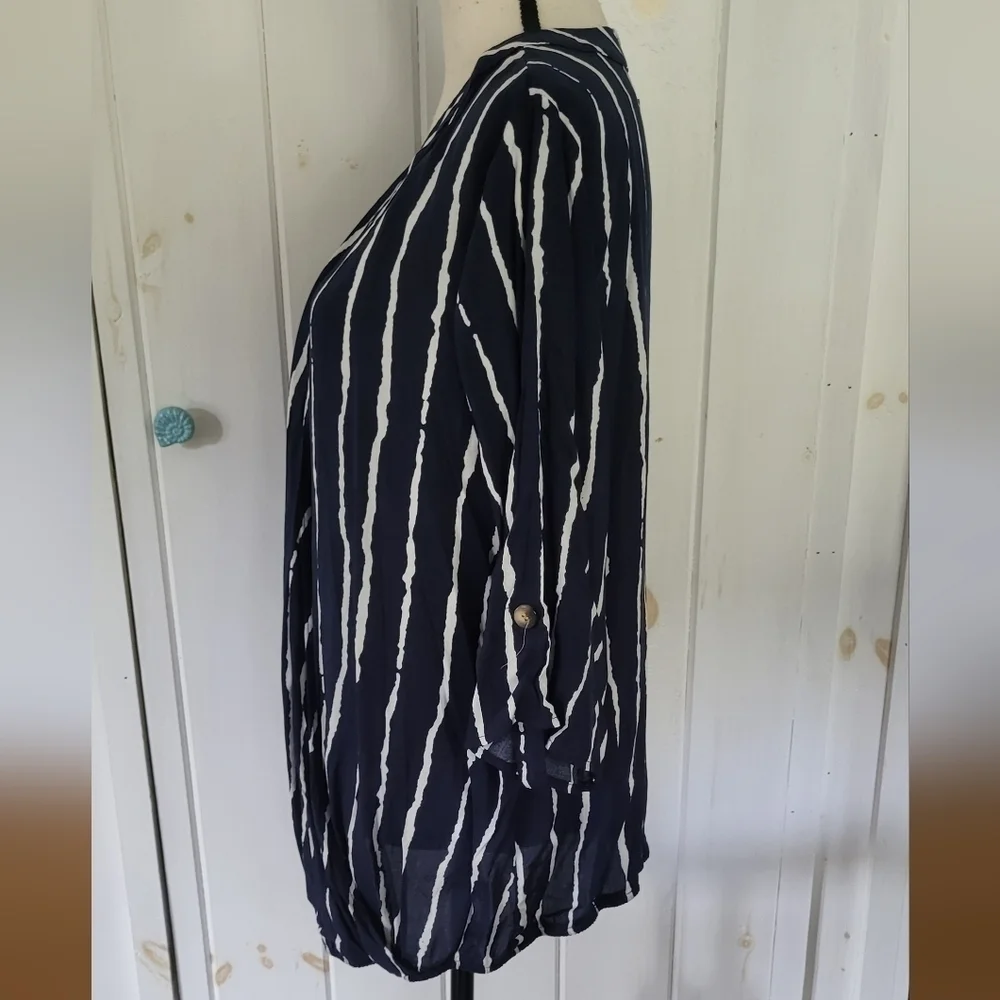 Bloomchic Stripe Crossover Snap Closure Half Sleeve Blouson Top - Picture 4 of 10